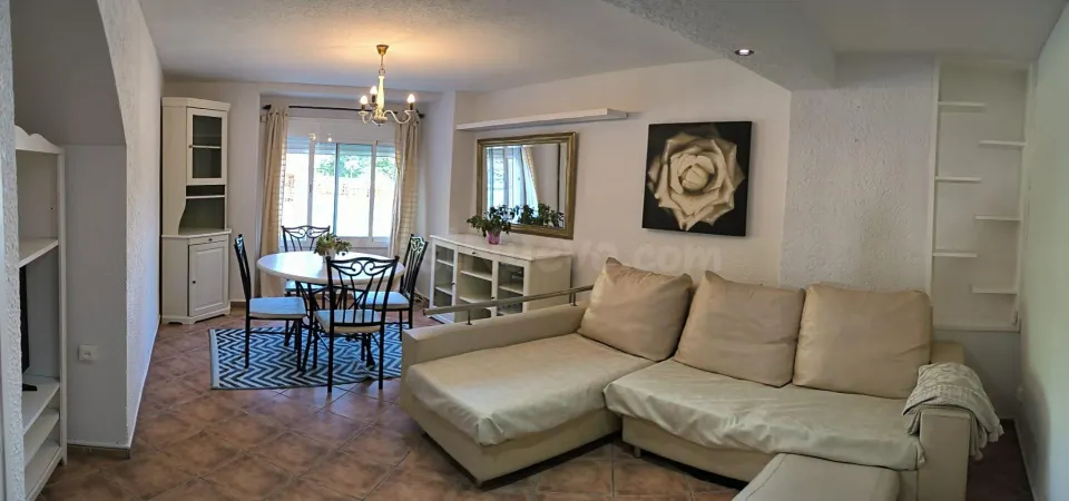 Piso en planta baja con terraza privada y barbacoa en el centro de Tortosa