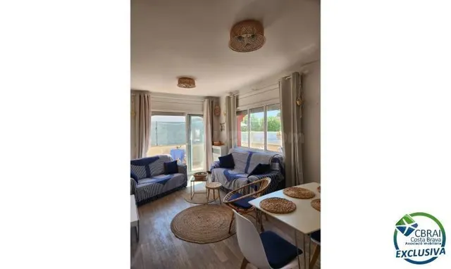 Acogedor apartamento de 85 m2 con un amplio balcón en pleno  - foto 3