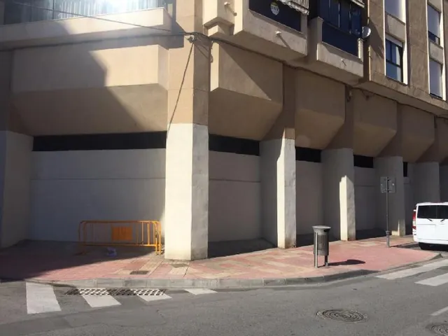 Local comercial en esquina frente al Ayuntamiento de El Campello — 6