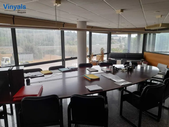 Espectaculares Oficinas con mucha luz — 13