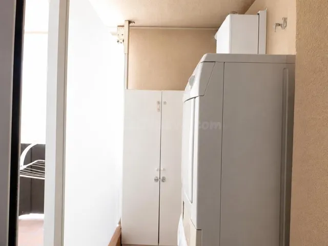 Amplia vivienda seminueva con dos terrazas, zona comunitaria y dos plazas de parking opcionales en la zona de Sagrada Família de Manresa — 11