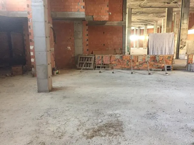 Local comercial en esquina frente al Ayuntamiento de El Campello — 5