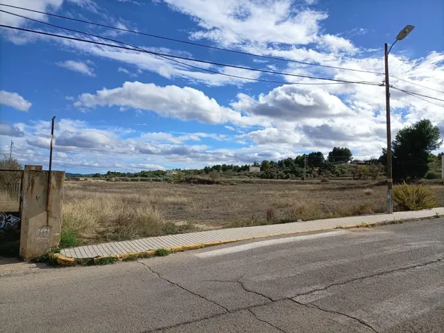 PARCELAS URBANAS UBICADAS EN ZONA "LAS FUENTECICAS" — 5