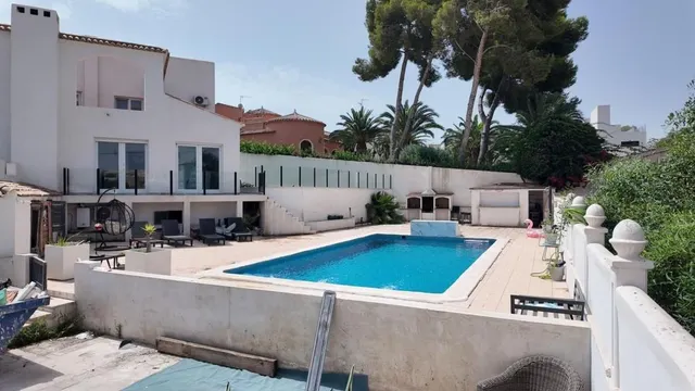 Casa 6 habitaciones 240m² en venta - Villamartin - foto 3