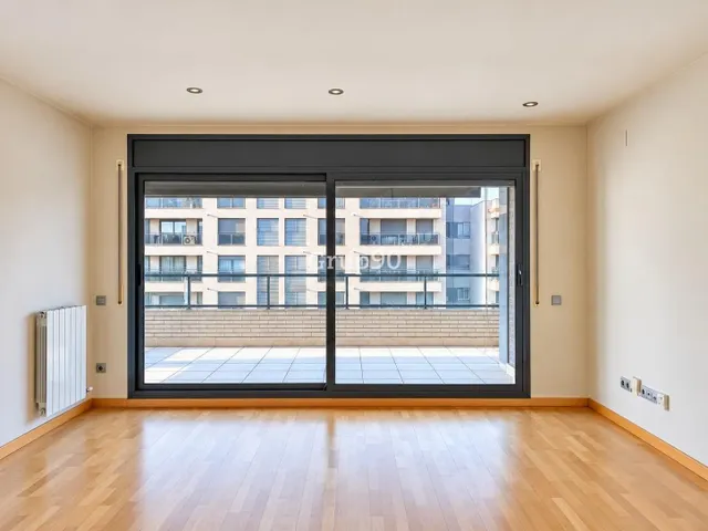 Exclusivo ático tríplex con gran terraza de 79 m2, 4 balcones y zona comunitaria con 2 piscinas y pista de pádel en cappont — 15