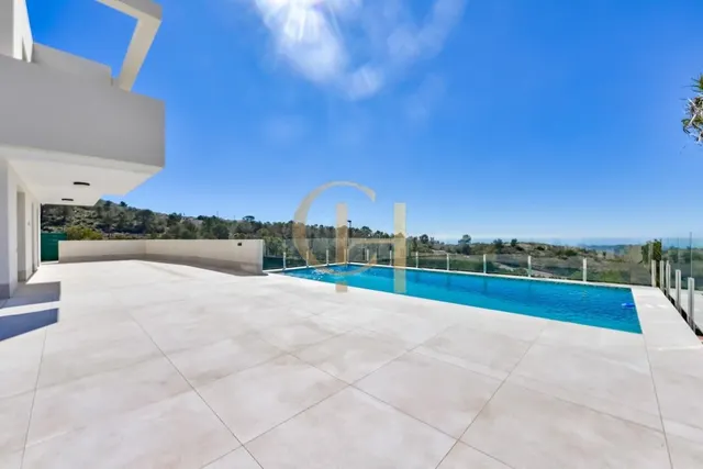 Moderna villa independiente con piscina privada y garaje — 6