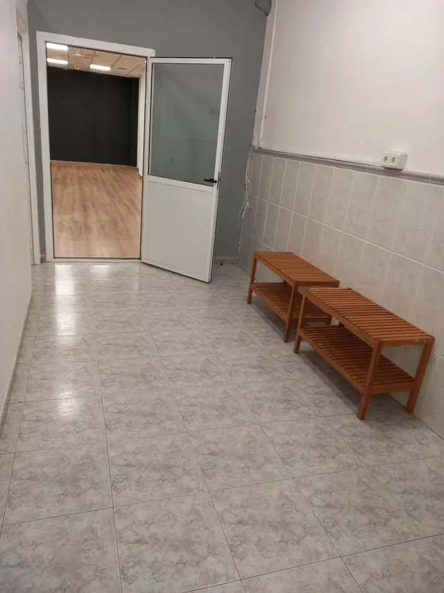 SE ALQUILA LOCAL — 13