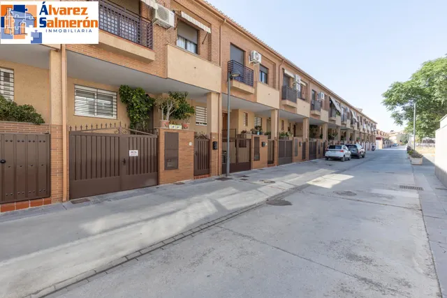 ¡EXCLUSIVA VIVIENDA UNIFAMILIAR CON PATIO PRIVADO EN ARMILLA! — 40