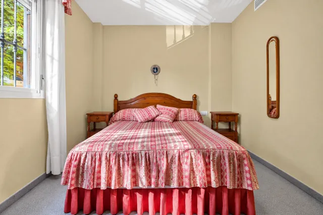 Casa adosada en venta en los bermejales — 31