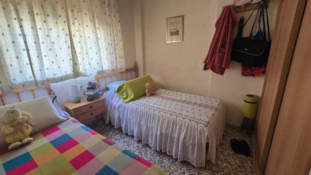 APARTAMENTO EN PRIMERA LINEA LATERAL  A 50 METROS DEL MAR — 16