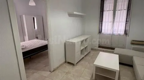 SE ALQUILA PISO EN PUERTA REAL