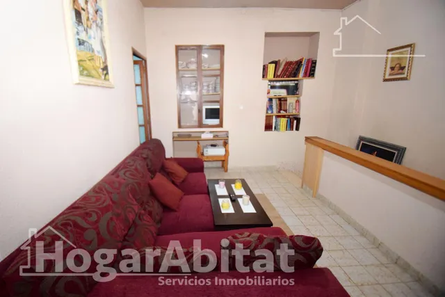 MAGNIFICA CASA CON TERRAZA Y LOCAL COMERCIAL EN EL CENTRO — 14
