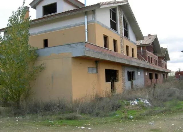 OBRA EN construcción EN VEGA DE INFANZONES- VILLA DE SOTO - foto 2