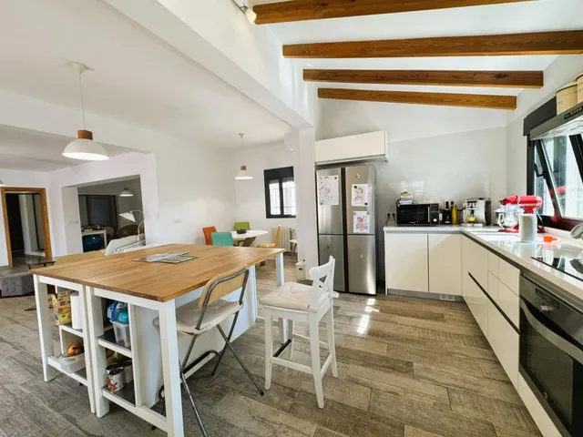 EXQUISITO CHALET A UN PASO DE LA PLAYA Y EL CASCO URBANO — 26