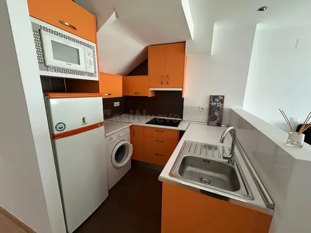 Apartamento con terraza en Carretera de la Corte, ideal para - foto 4
