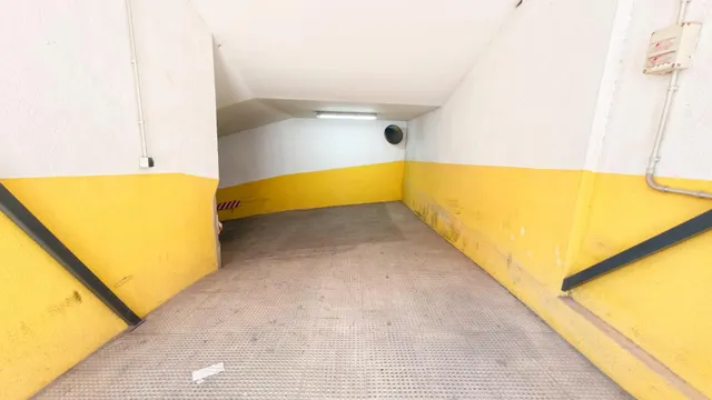 ¡¡ COCHERA EN HUERTA DE LA REINA!! - foto 4