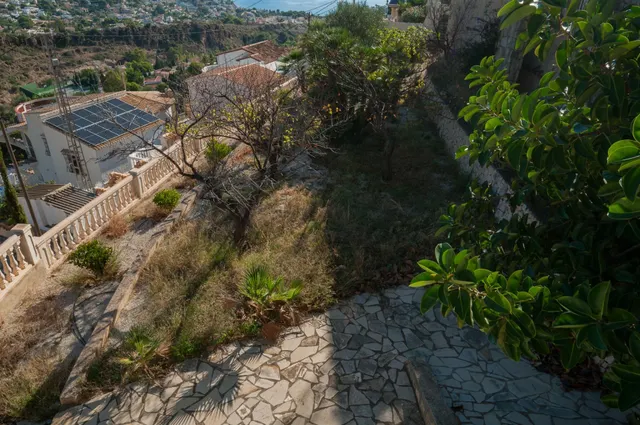 Amplia villa con vistas panorámicas al mar y pista de tenis privada en Calpe — 21