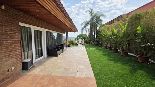 Preciosa casa de lujo en venta con vistas al mar y piscina en Calella — 48