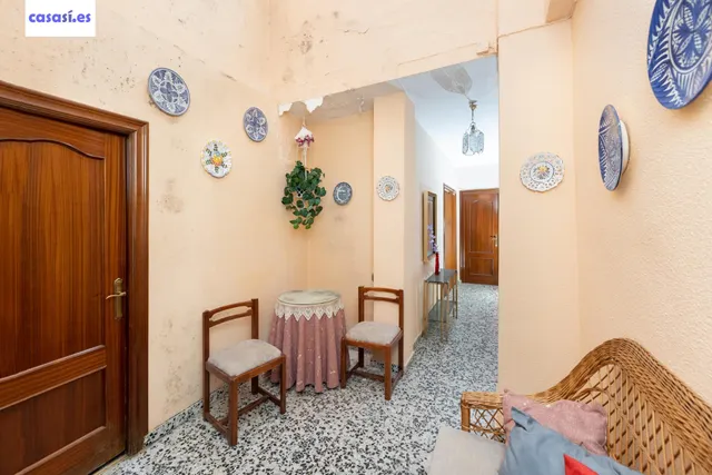 Local + vivienda en Avda. Cadiz — 13