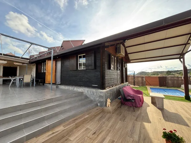 Se vende coqueta casa de madera con terreno en el rellano de molina — 6