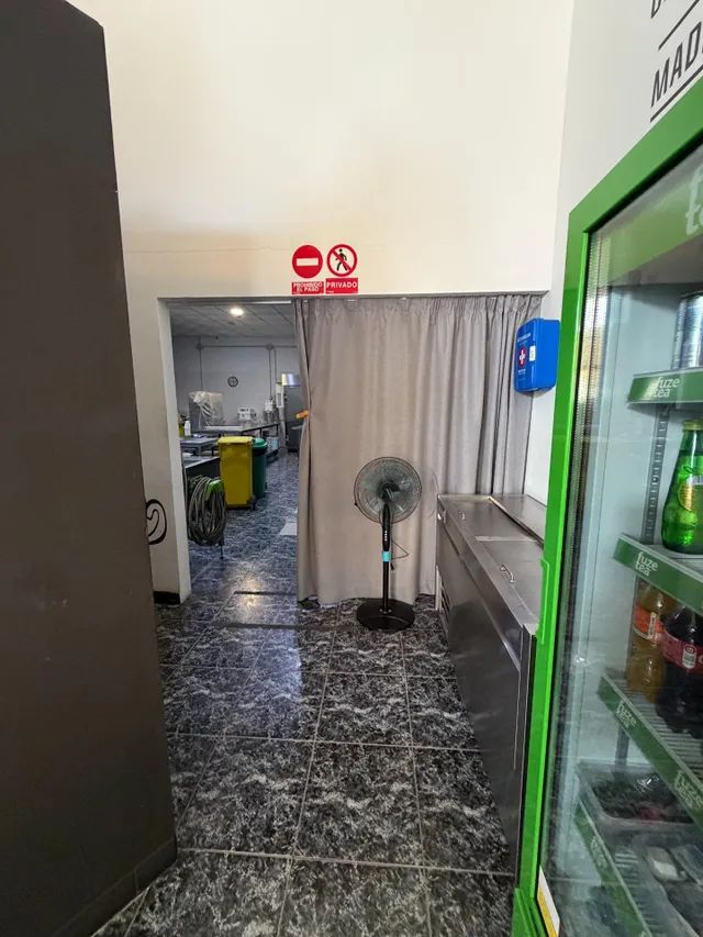 Bar-cafetería con obrador de panadería y pastelería en traspaso en la camella, Arona — 16