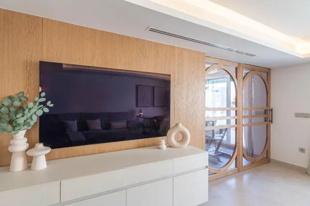 Impresionante Vivienda de Lujo con Diseño Moderno y Comodidades Exclusivas — 27
