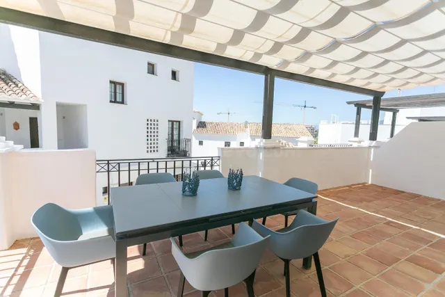Precioso Atico Triplex de 4 dormitorios en Altos de los Mont - foto 3