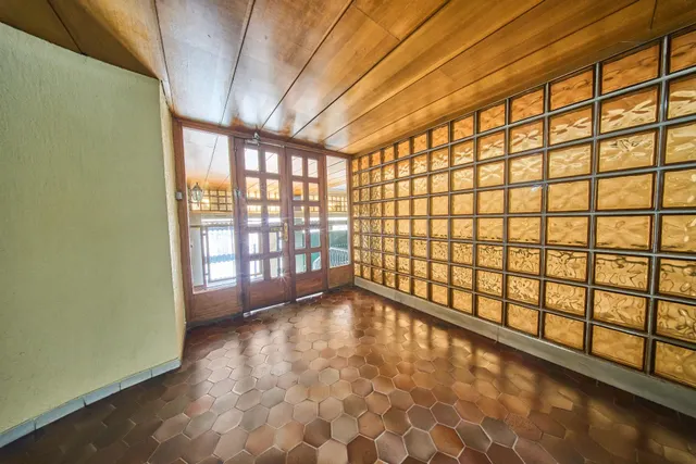 Residencia exclusiva en Paseo del Salón con vistas despejadas — 39