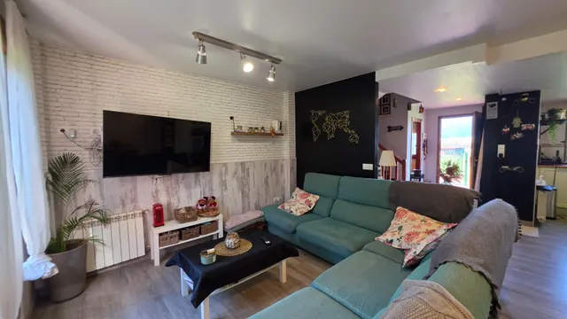 Espectacular Chalet Pareado de Diseño Abierto con Gran Jardín Privado en Los Corrales de Buelna — 11