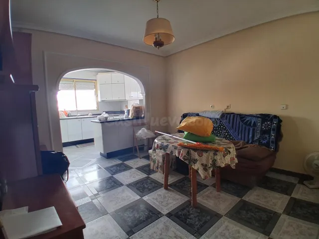Casa de 500 m2 con local comercial, garaje y 2 apartamentos  - foto 4