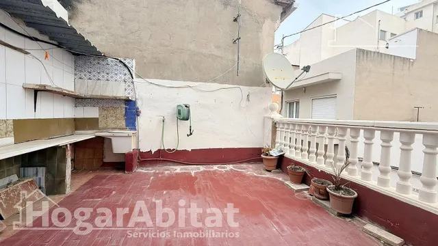 ¡Cerca del puerto! Casa espaciosa y semireformada con gran terraza, toda amueblada — 11