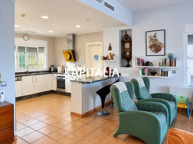 Chalet en VENTA en San Cristóbal, Alberic, con piscina privada cubierta, jardín y parcela de más de 1.000 m2 — 20