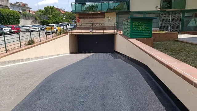 PLAZA DE PARQUING PARA COCHE MEDIANO /PEQUEÑO — 2