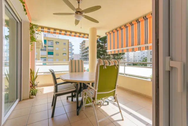 APARTAMENTO REFORMADO CON TERRAZA, PISCINA Y PARKING A 150 METROS DE LA PLAYA DE GANDIA — 20