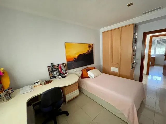 TRES VIVIENDAS AL PRECIO DE UNA — 42