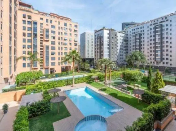 Piso 3 habitaciones 147m² en alquiler - Ciutat de les Arts i