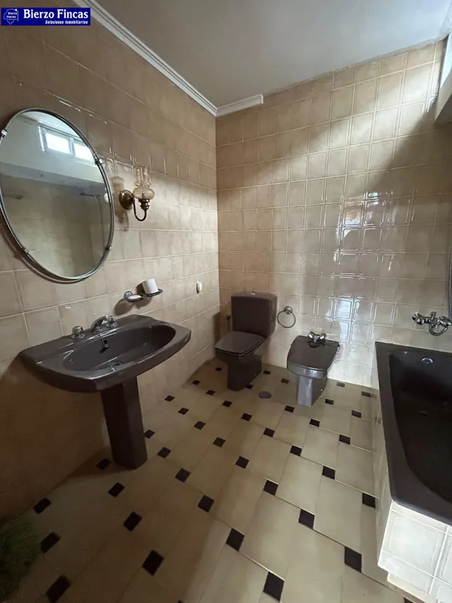 Se vende casa en Carracedelo — 32