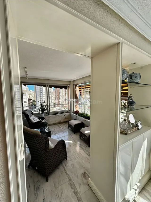 RESIDENCIAL DE LUJO EN PLENO LEVANTE — 5