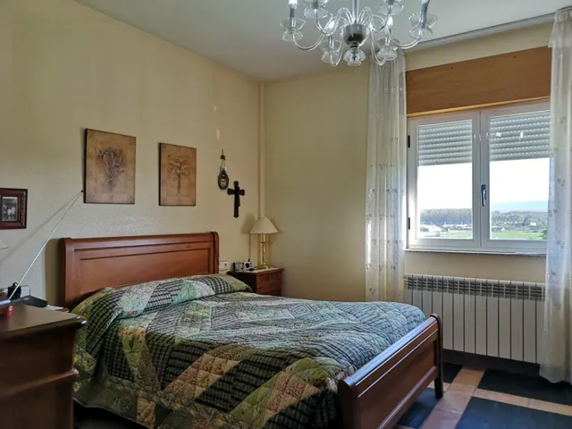 Urbis te ofrece un espectacular terreno con chalet en venta en Ciudad Rodrigo, Salamanca. — 28