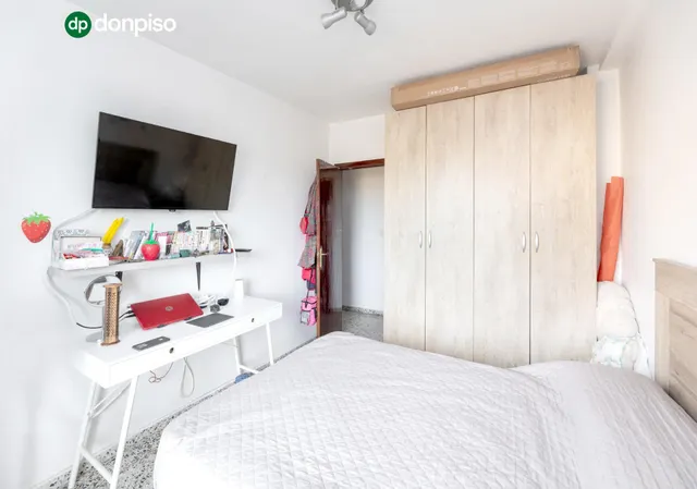 En Venta Piso de 4 dormitorios con ascensor, ideal para reformar a tu gusto. — 12