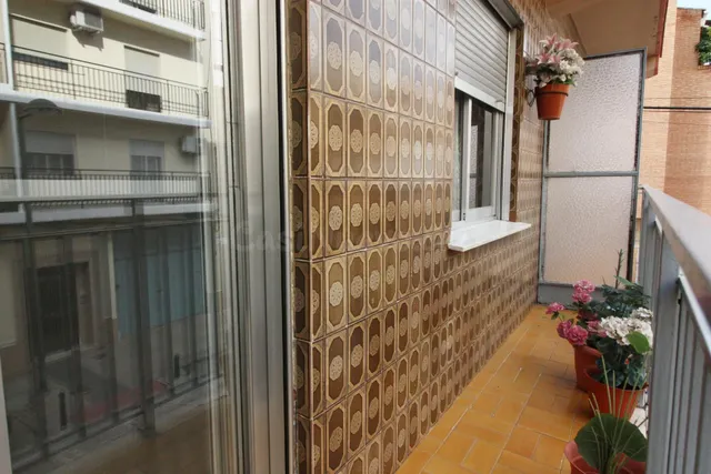 Amplia vivienda de 4 habitaciones en zona cervantes – Alaquàs — 4