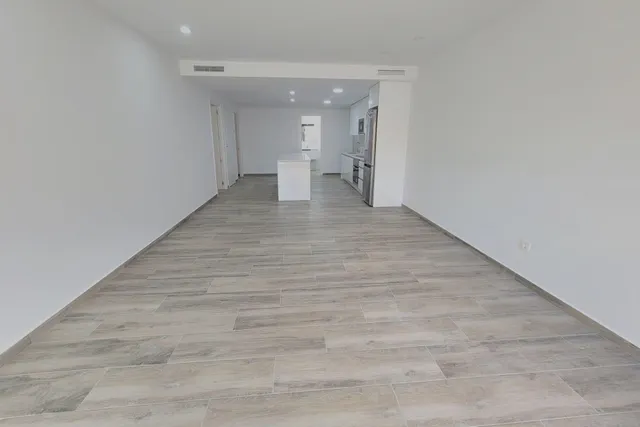 Apartamento moderno (desde 2024 - 148 m2 - 1.ª planta) en Alegria XVIII con piscina interior, sauna y gimnasio, en pleno centro de la ciudad, ¡a tan solo 300 m de Piscinas Naturales/Playa del Cura! — 6