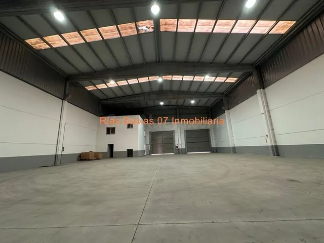 REF 7110 NAVE INDUSTRIAL 750 M2 CON OFICINAS Y 2 PORTALONES  - foto 5