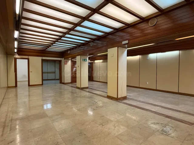 INMOBILIARIA ARBETETA ALQUILA LOCAL COMERCIAL EN CALLE LA CA - foto 2