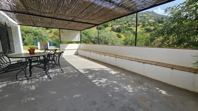 Casa a la venta en la Garganta del Chorro en Málaga - foto 3