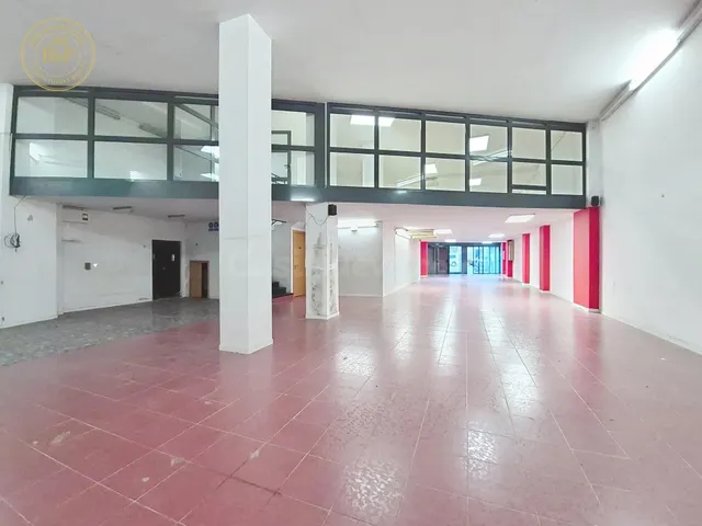 NAVE INDUSTRIAL CON DESPACHOS EN VENTA EN CALLE JUAN DECON V - foto 2