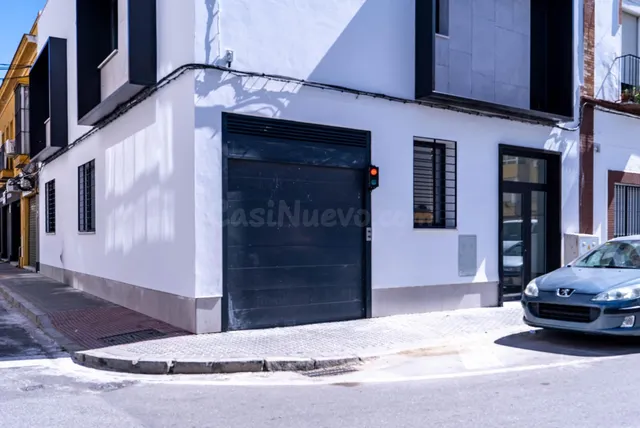 PLAZA DE GARAJE Y TRASTERO EN CENTRO DE TRIANA - foto 2