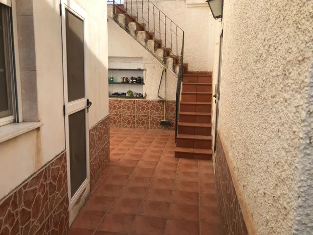 Chalet con suelo para construir apartamentos — 4