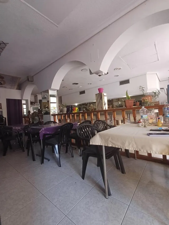 Local comercial actualmente funciona como restaurante en zona Centro de Benidorm. — 8
