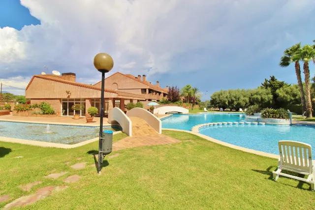 Exclusivo adosado en vistahermosa, Alicante — 439 m2 y dos grandes terrazas — 10